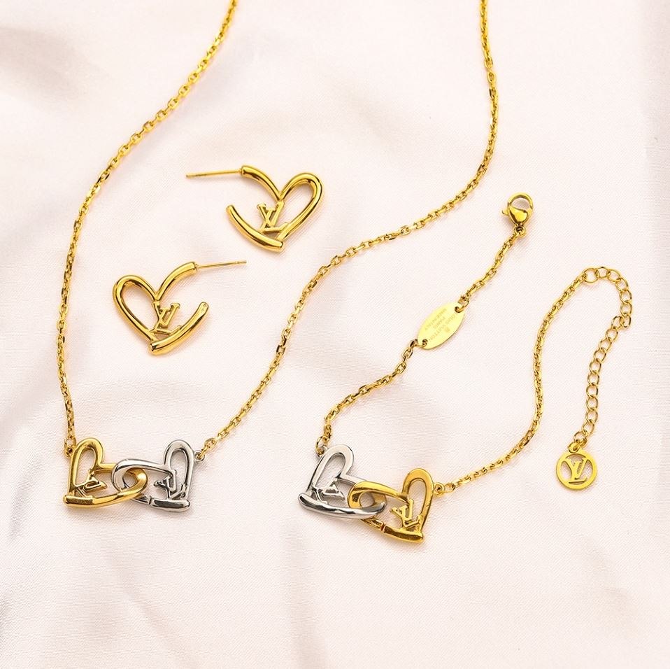 Lily Necklace