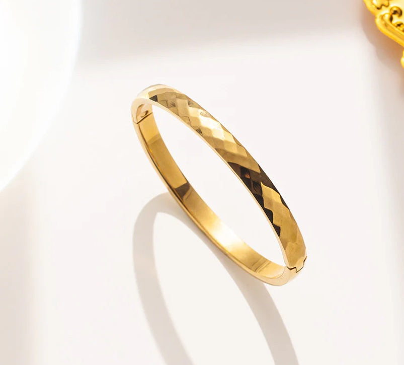 Zeina Bangle